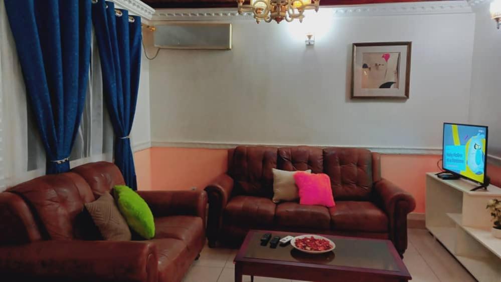 Appartement Meuble 3Ch Yaounde Omnisport - Tigson Екстер'єр фото