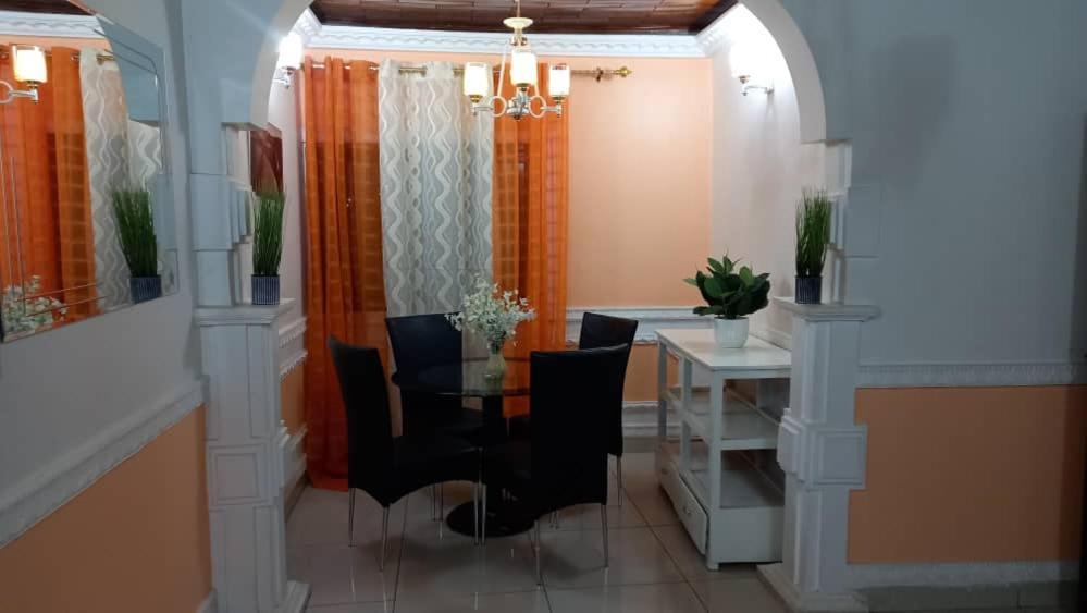 Appartement Meuble 3Ch Yaounde Omnisport - Tigson Екстер'єр фото
